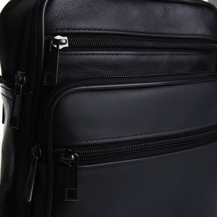 Сумка мужская на молниях, длинный ремень, цвет чёрный