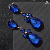 Серьги висячие со стразами &laquo;Вечеринка&raquo; цветок из капель, цвет сине-белый в золоте, 6,3 см