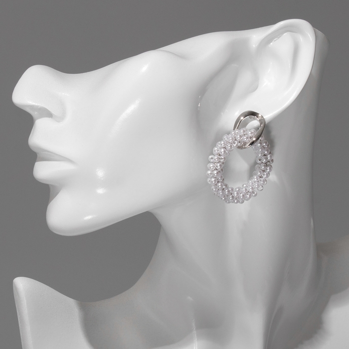 Серьги с жемчугом &laquo;Круги&raquo; на кольце, цвет белый в серебре