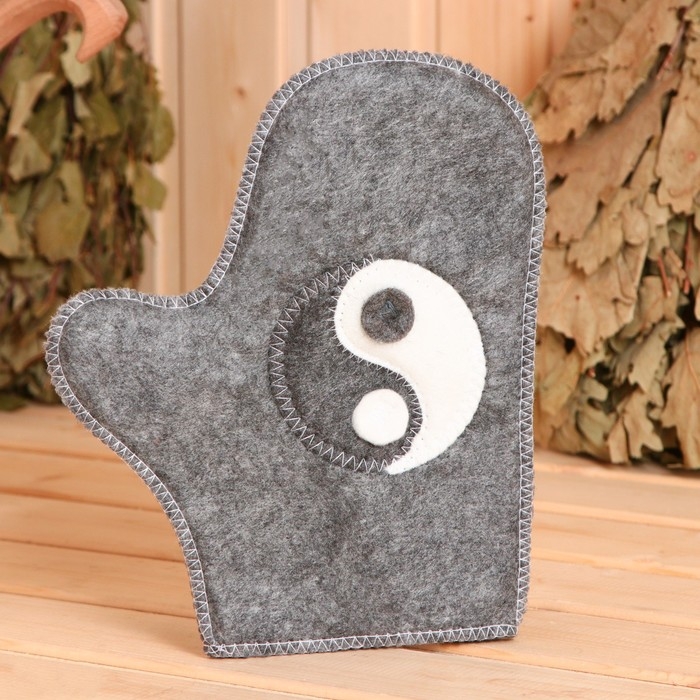 Набор подарочный 4 предмета Мужской "Инь-Янь" (шапка, коврик, рукавичка, тапочки )