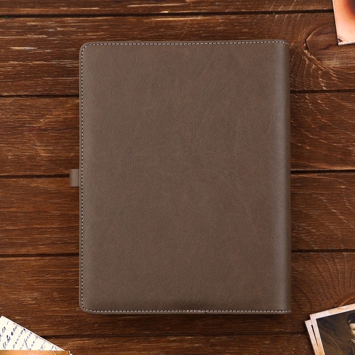 Родословная книга со встроенной флешкой 16 Gb &laquo;Семейная летопись&raquo;, 17,5 х 23 см..