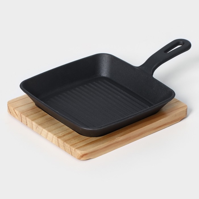 Сковорода чугунная &laquo;Квадрат. Гриль&raquo;, 19&times;3 см, на деревянной подставке