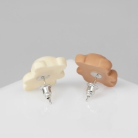 Серьги пластик &laquo;Мишка&raquo; с бантиком, цвет бело-коричневый в серебре