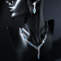 Набор 2 предмета: серьги, колье &laquo;Листопад&raquo; тонкий ромб, цвет бирюзово-белый в серебре, 45 см