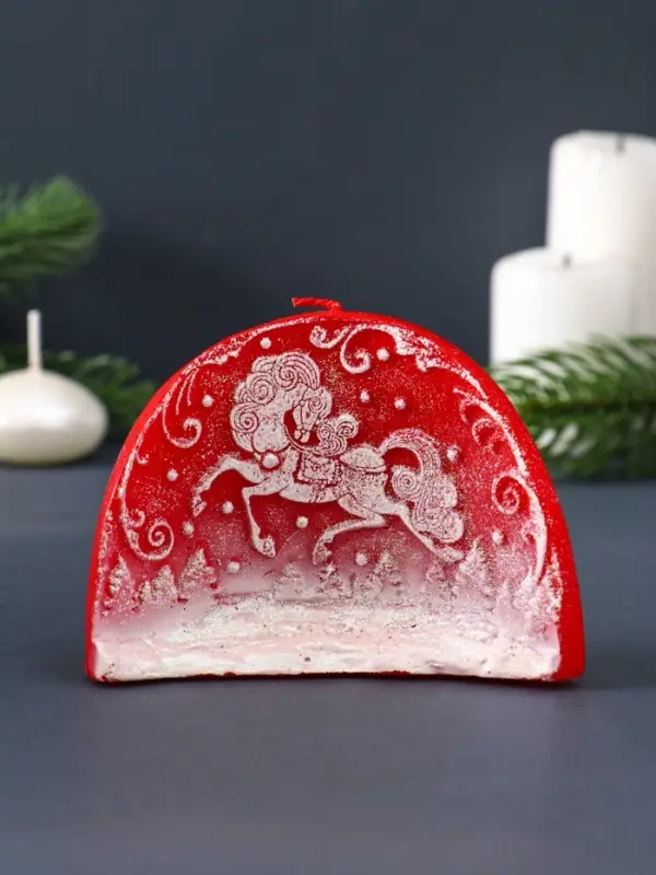 Свеча фигурная "Барельеф с лошадкой" 10,5х4,5х8 см, цв. красный