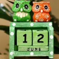 Календарь настольный &laquo;Пара совят&raquo;, 7.5&times;4&times;10 см, дерево, зелёный, оранжевый