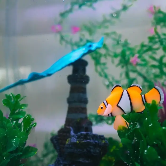 Декор для аквариума "Клоун оцеллярис", силиконовый, с неоновым эффектом, 6,6 х 4,3 см