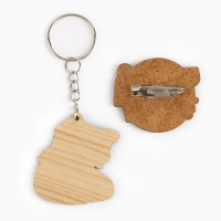 Подарочный новогодний набор &laquo;Новый год: Чудеса рядом&raquo; значок и брелок