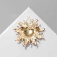 Брошь &laquo;Солнце&raquo;, цвет чёрно-золотой в матовом золоте