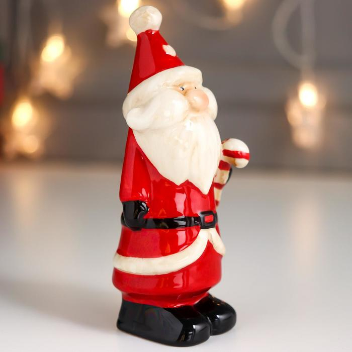 Сувенир керамика "Дедушка Мороз красный кафтан, с конфетой" 13,7х5х5,4 см