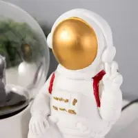 Плазменный шар "Космонавт" белый 14х10х19 см RISALUX