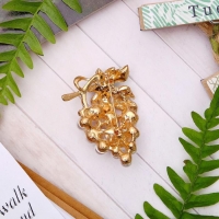 Брошь &laquo;Виноградная веточка&raquo; цвет бело-зелёный в золоте