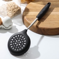 Шумовка Доляна &laquo;Чили&raquo;, 37,5 см, цвет чёрно-красный