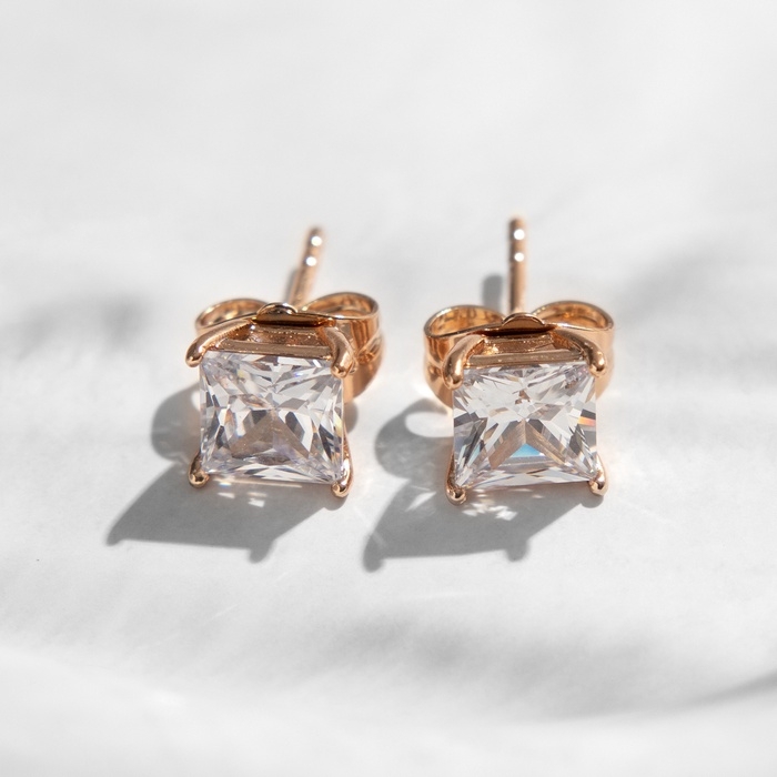 Серьги со стразами XUPING пусеты, квадрат, цвет белый в розовом золоте Серьги со стразами XUPING пусеты, квадрат, цвет белый в розовом золоте