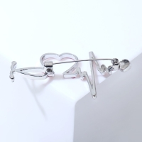 Брошь &laquo;Стетоскоп&raquo; кардиограмма, цвет красный в серебре