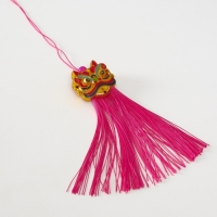 Подвеска текстиль, пластик "Китайский лев" ярко-розовая 2х4х14 см Подвеска текстиль, пластик "Китайский лев" ярко-розовая 2х4х14 см