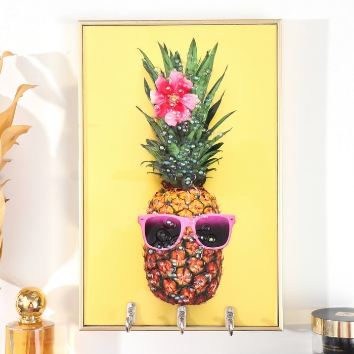 Ключница пластик, МДФ 3 крючка Ключница пластик, МДФ 3 крючка "Модный ананас" стразы, золото 19,3х1,8х29 см