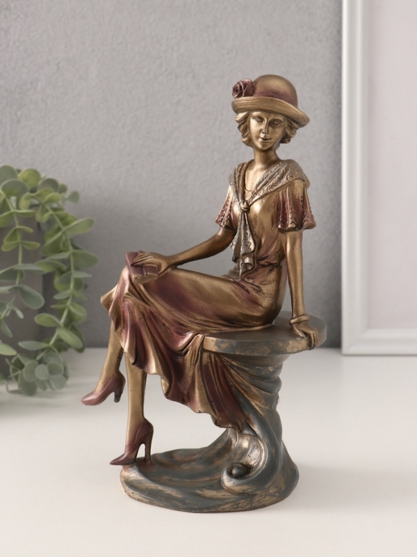 Сувенир полистоун "Леди в шляпке-котелке с цветком" бронзо-фиолетовый 13х8х21,5 см