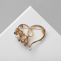 Брошь &laquo;Сердце&raquo; жемчужное, цвет белый в золоте