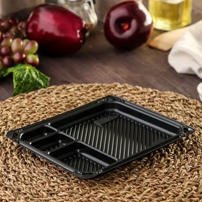 Контейнер пластиковый с крышкой одноразовый для суши Л-18, 18,4&times;16,2&times;3,8 см, внутренний 16&times;13,7&times;3,6 см, 770 мл, чёрный