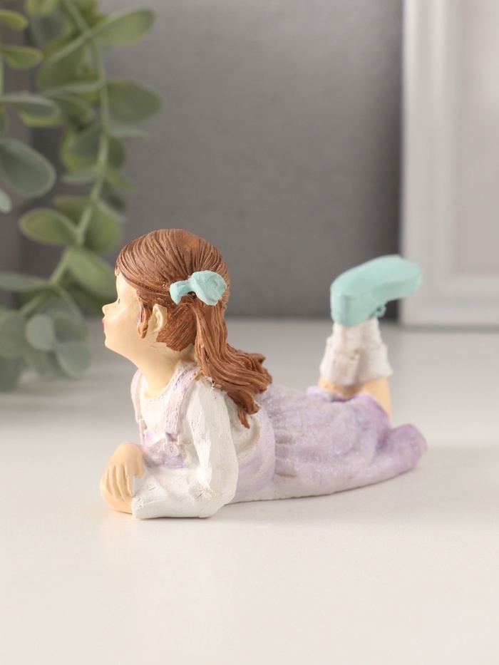 Сувенир полистоун "Малышка в сиреневом сарафане" 14х6,5х7 см