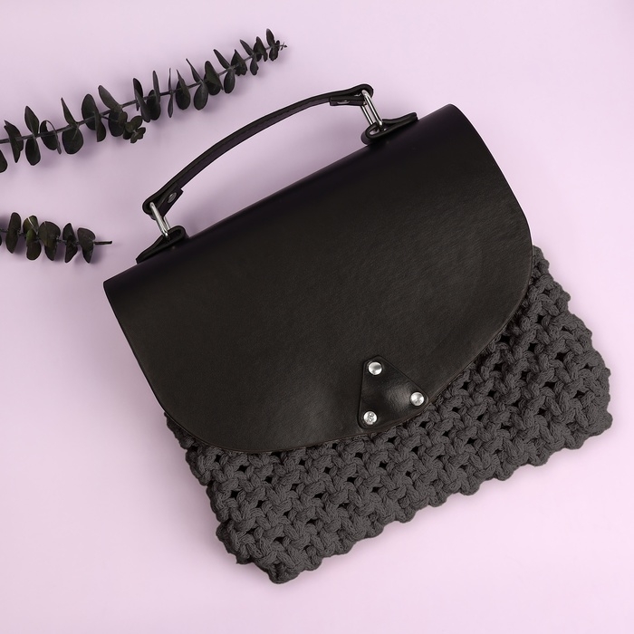 Крышка-клапан для сумки, с ручкой, на магнитной кнопке, 23 &times; 21 см, цвет чёрный/серебряный