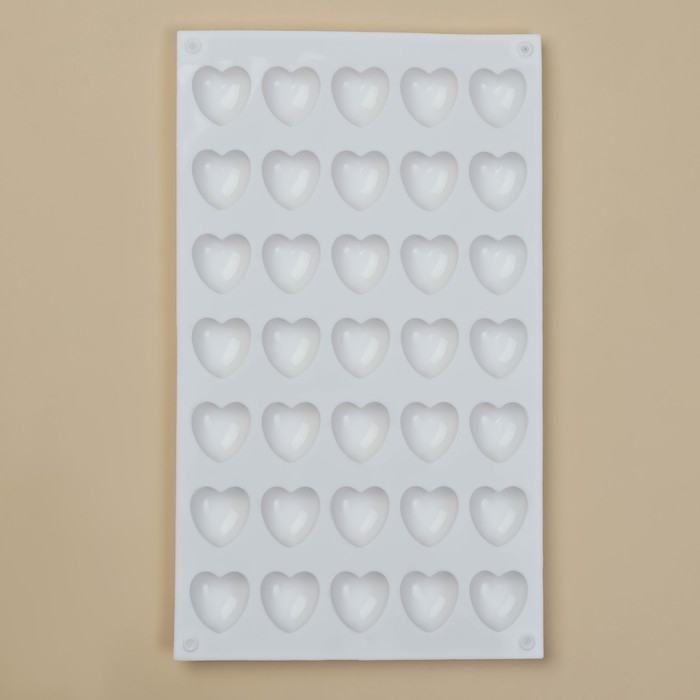 Форма для муссовых десертов и шоколада KONFINETTA «Сердца», силикон, 29,7×17,3×1,5 см, 35 ячеек (2,7×2,5 см), цвет белый Форма для муссовых десертов и шоколада KONFINETTA «Сердца», силикон, 29,7×17,3×1,5 см, 35 ячеек (2,7×2,5 см), цвет белый