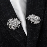 Зажим для кардигана &laquo;Кружево&raquo;, цвет белый в серебре