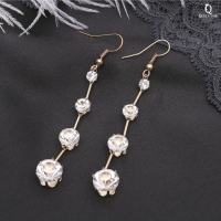 Серьги висячие со стразами &laquo;Капли&raquo; дорожка, цвет белый в золоте, 6,2 см