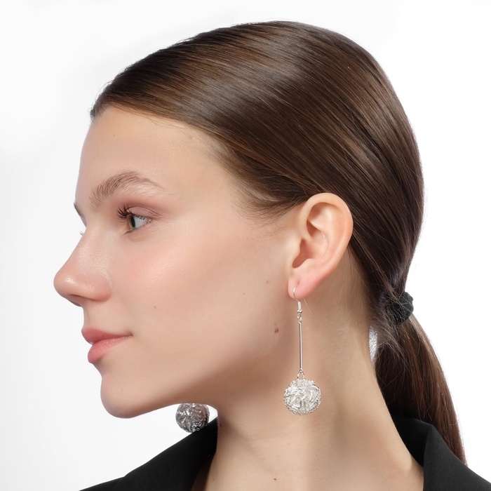 Серьги висячие &laquo;Шарик&raquo; переплетение, цвет светлое серебро, 6,5 см