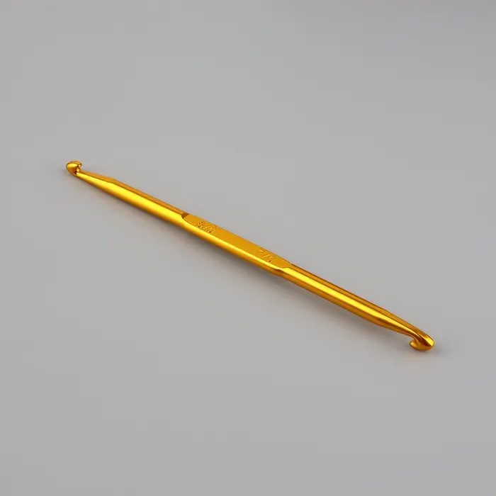 Крючок для вязания, двусторонний, d=6/7 мм, 13 см, цвет золотой