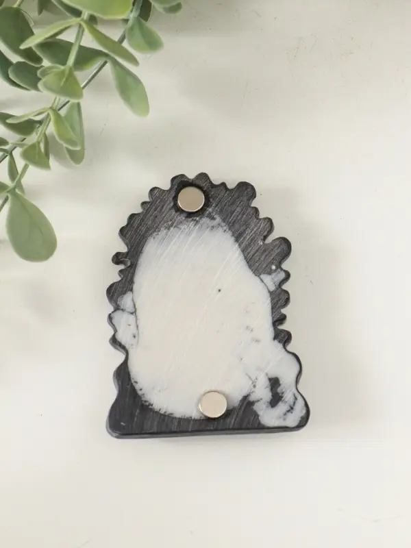 Магнит "Охотник с луком (барельеф)" 8 см