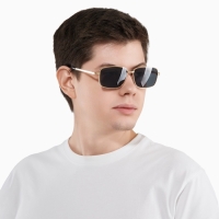 Очки солнцезащитные uv 400, дужка 13.5 см, ширина 12.8 см, линза 4.3 х 5.5 см