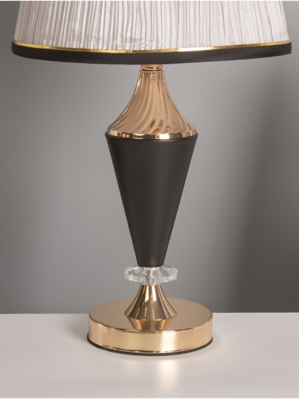 Лампа настольная &laquo;Барин&raquo; 1х40Вт Е27 черный/золото 25х25х47см