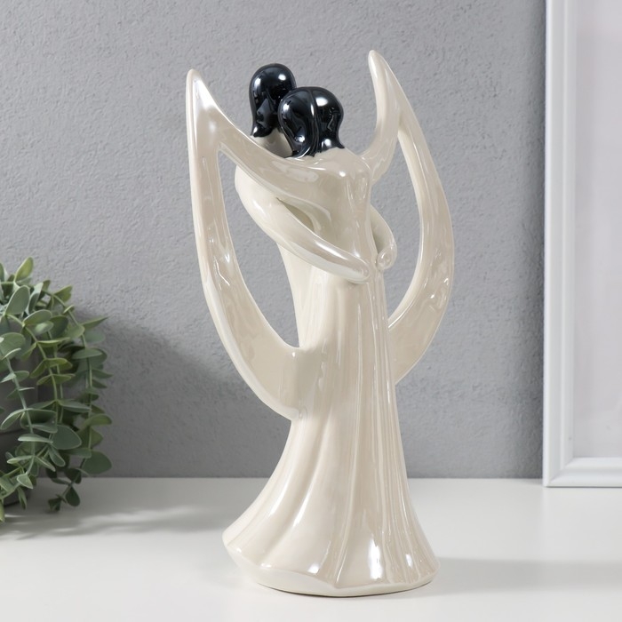 Сувенир керамика Сувенир керамика "На крыльях нежности" чёрно-белый 29х17х11 см