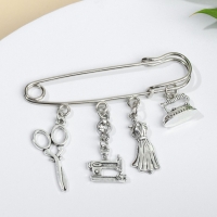 Булавка &laquo;Швея&raquo;, 6,5 см, цвет белый в чернёном серебре