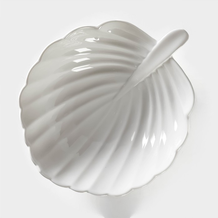 Салатник фарфоровый Magistro &laquo;Лист Бланш&raquo;, 800 мл, 24,5&times;20,5 см, цвет белый