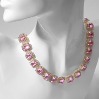 Колье &laquo;Драгоценность&raquo; квадраты в стразах, цвет бело-розовый в золоте, 32 см