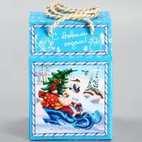 Подарочная новогодняя коробка &laquo;Снегоход&raquo;, Чемоданчик малый, 18&times;18&times;14 см