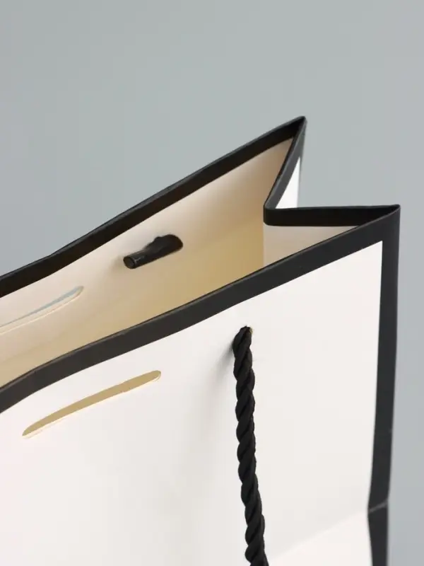 Пакет подарочный, белый, с бантом, 19 х 15 х 7 см