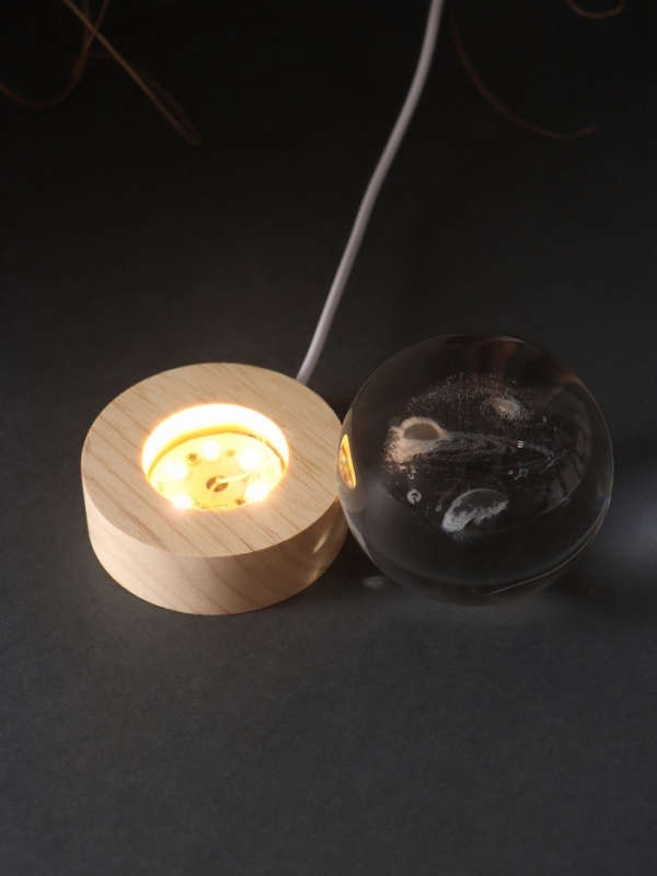 Сувенир стекло подсветка "Шар. Космос" d=6 см подставка дерево, USB