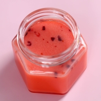 Подарочный набор &laquo;Для самой лучшей&raquo;: черный чай с травами и фруктами 25 г, крем-мед с клюквой 120 г.