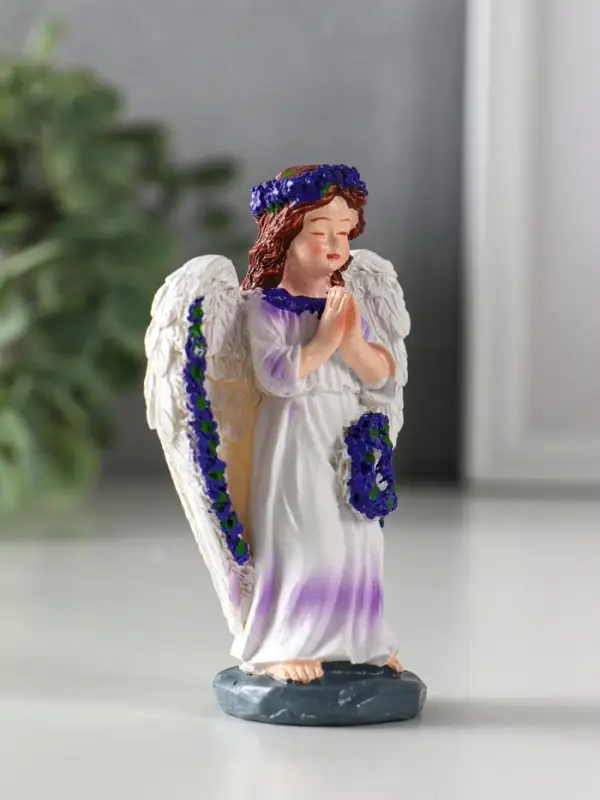 Сувенир полистоун "Девочка-ангел с венком лаванды - молитва" фиолет 6,5х3,6х9,5 см