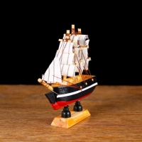 Корабль сувенирный малый &laquo;Дельфин&raquo;, борта синие с белой полосой, паруса белые, 3 &times; 10 &times; 10 см