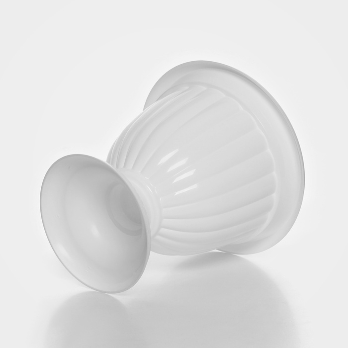 Кашпо уличное на ножке «Жасмин», 9 л, цвет белый Кашпо уличное на ножке «Жасмин», 9 л, цвет белый