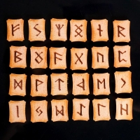 Руны для гадания &laquo;Скандинавские&raquo;, 25 шт, натуральный дуб, мешочек