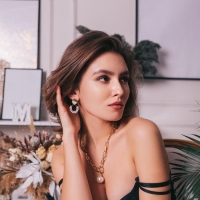 Серьги со стразами &laquo;Вспышка&raquo; круг, цвет белый в золоте