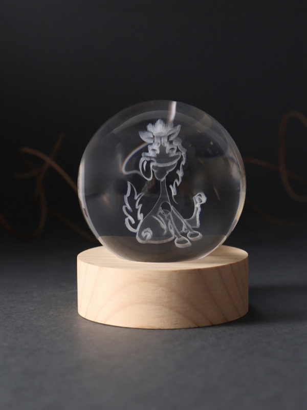 Сувенир стекло подсветка "Шар. Лошадка в короне" d=6 см подставка дерево, USB