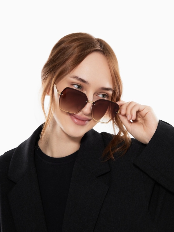 Очки солнцезащитные uv 400, дужка 13.5 см, ширина 13.4 см, линза 5.6&times;6 см