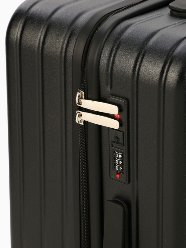 Чемодан 24", PС, 42*27*66, отд на молнии, код замок, 4 колеса, черный